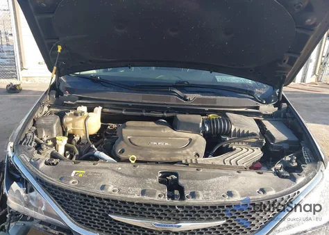 2018 Chrysler Pacifica Limited z USA, uszkodzony, nr VIN 2C4RC1GG5JR233127